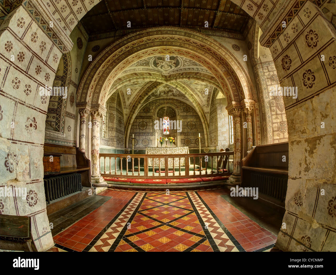 El interior de la iglesia de St George Hampnet Foto de stock