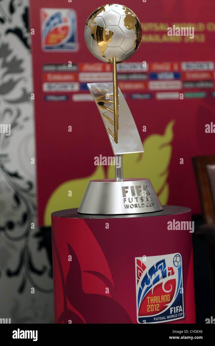 Detalle trofeo copa de fútbol sala fotografías e imágenes de alta  resolución - Alamy