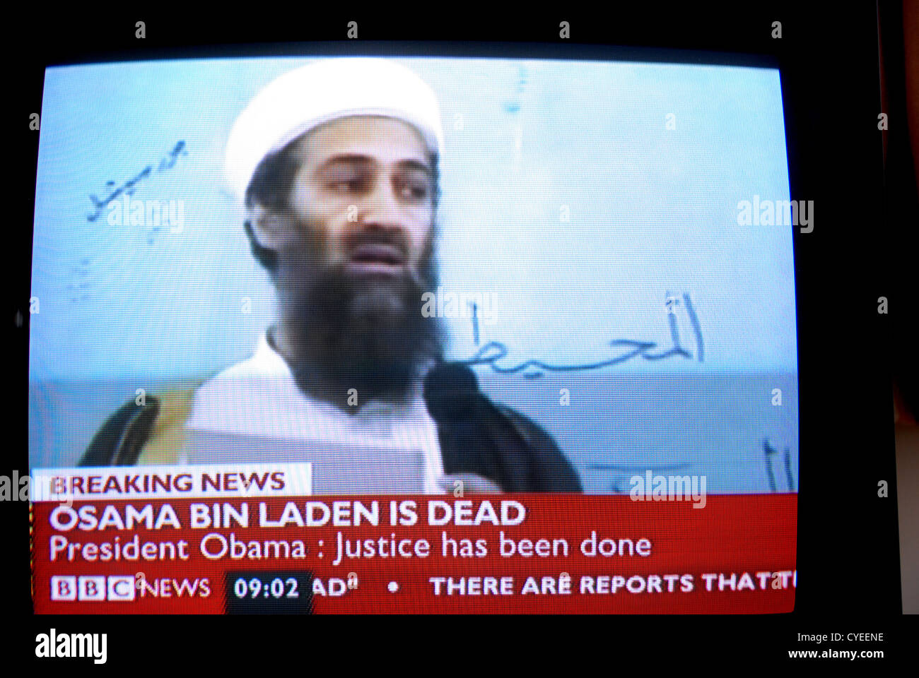 Breaking News, Osama Bin Laden está muerto - el 2 de mayo de 2011. Captura de pantalla de difusión de noticias de la BBC Foto de stock