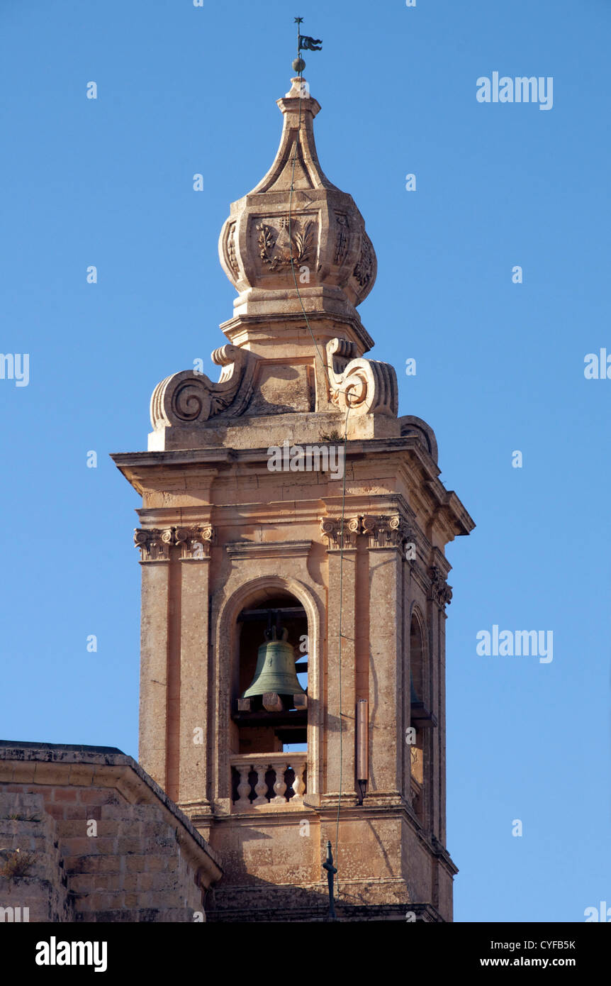 Campanario de la iglesia fotografías e imágenes de alta resolución - Alamy