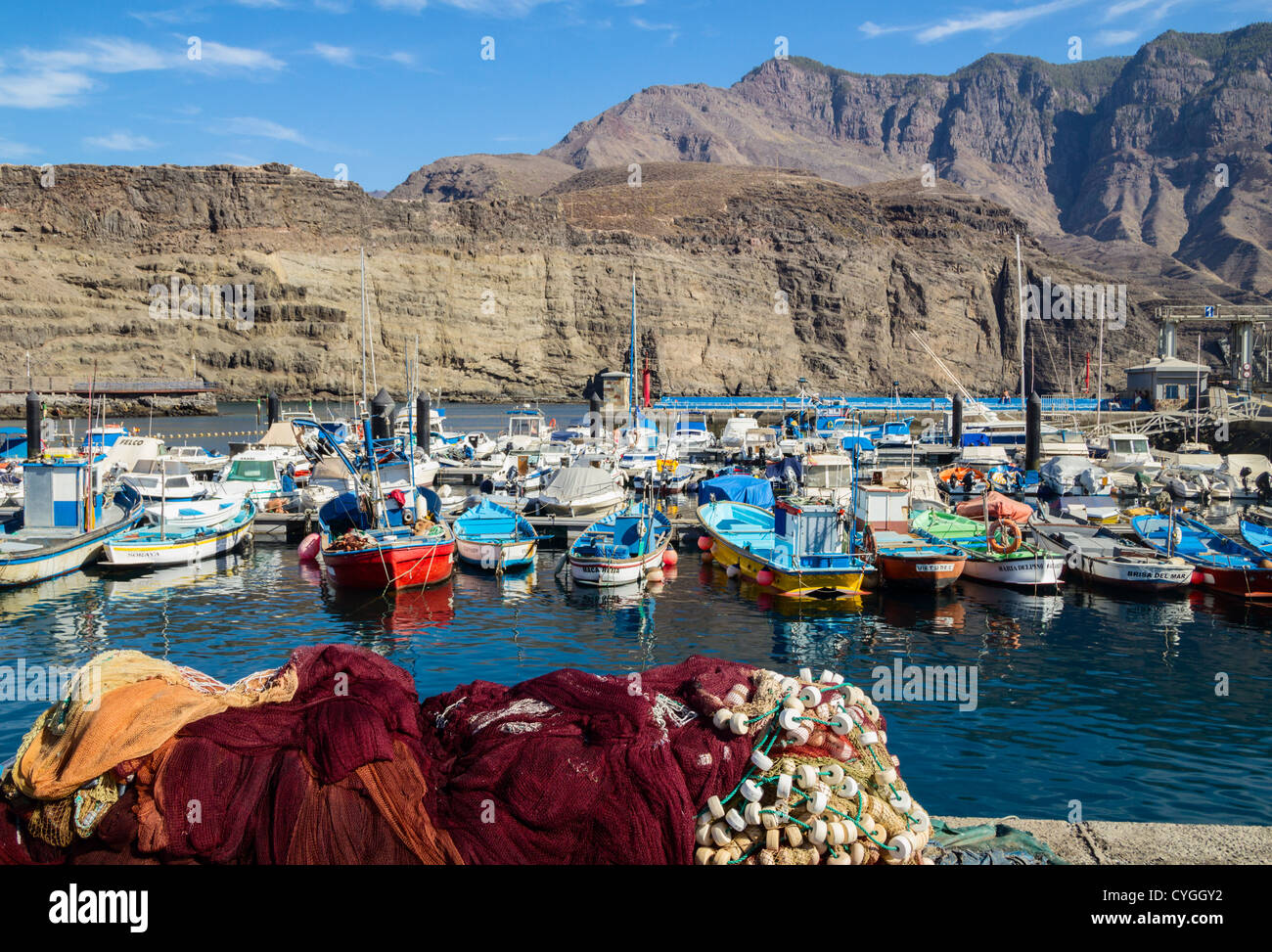 Las redes de pesca y barcos en El Puerto de Las Nieves, Agaete, Gran  Canaria, Islas Canarias, España Fotografía de stock - Alamy