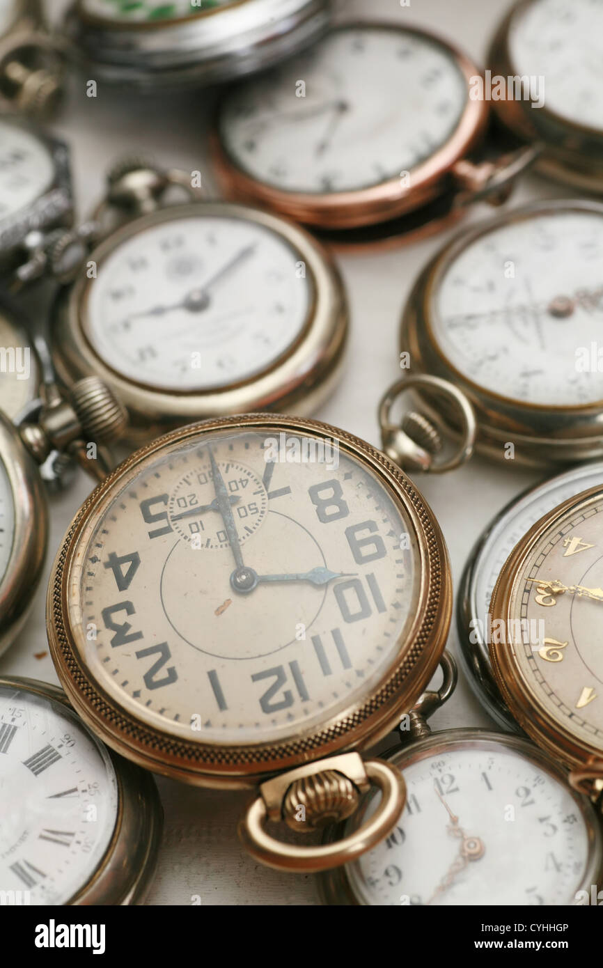 Vintage relojes, relojes antiguos Fotografía de stock - Alamy
