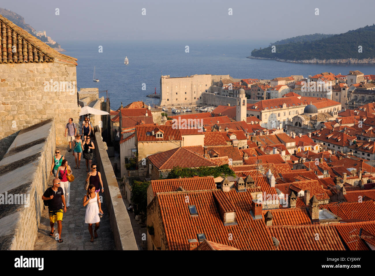 Croacia, Dubrovnik, antiguas murallas de la ciudad Foto de stock