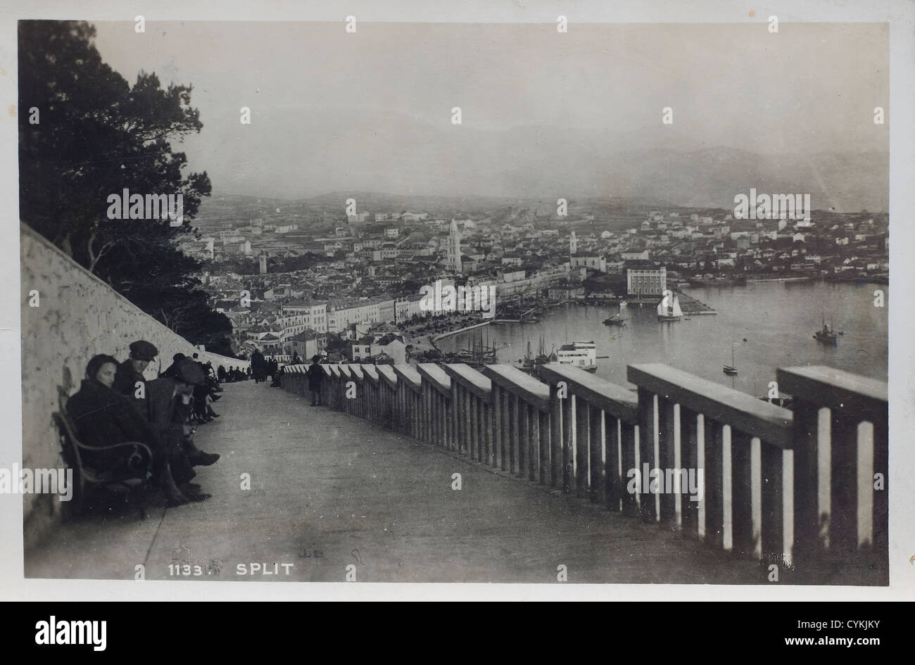 Una vista de Split en una vieja postal Foto de stock