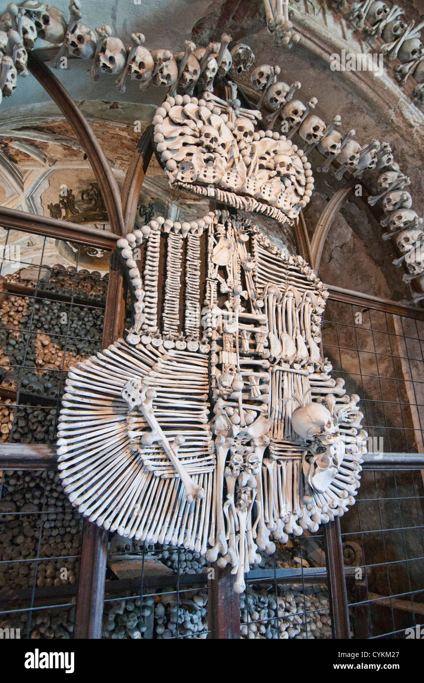 Iglesia de huesos fotografías e imágenes de alta resolución - Alamy Iglesia de huesos fotografías e imágenes de alta resolución - Alamy