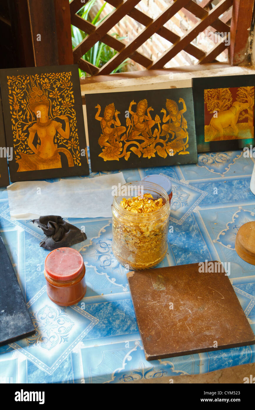 Macetas de colores a los artesanos d'Angkor en Siem Reap, Camboya Foto de stock