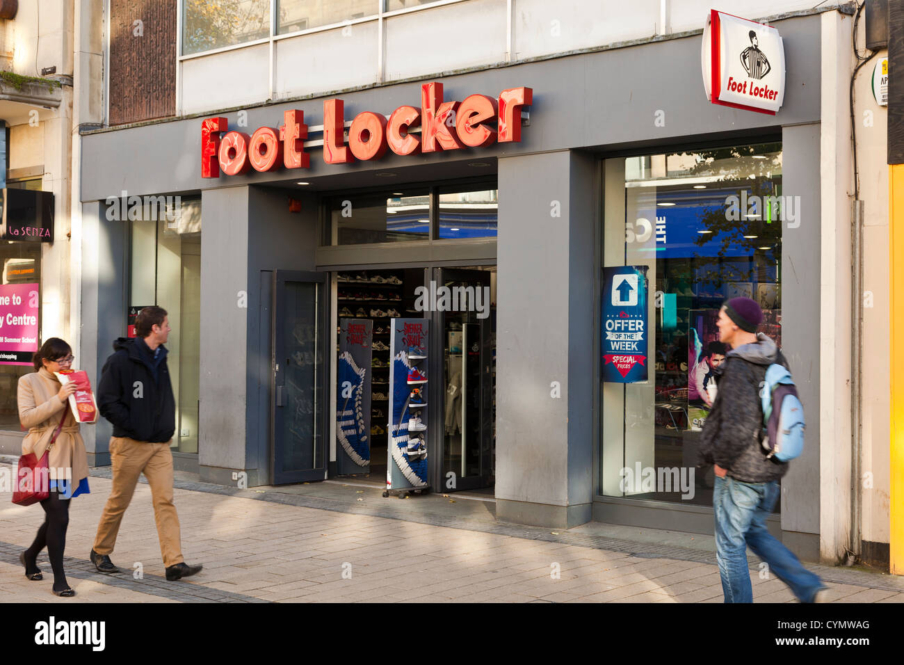 Foot store outlet de entrenadores deportivos y botas, Broadmead, Bristol, Reino Unido Fotografía de - Alamy