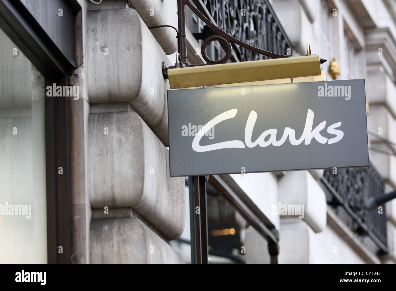 Calzado clarks fotografías e imágenes de alta resolución - Página 2 - Alamy