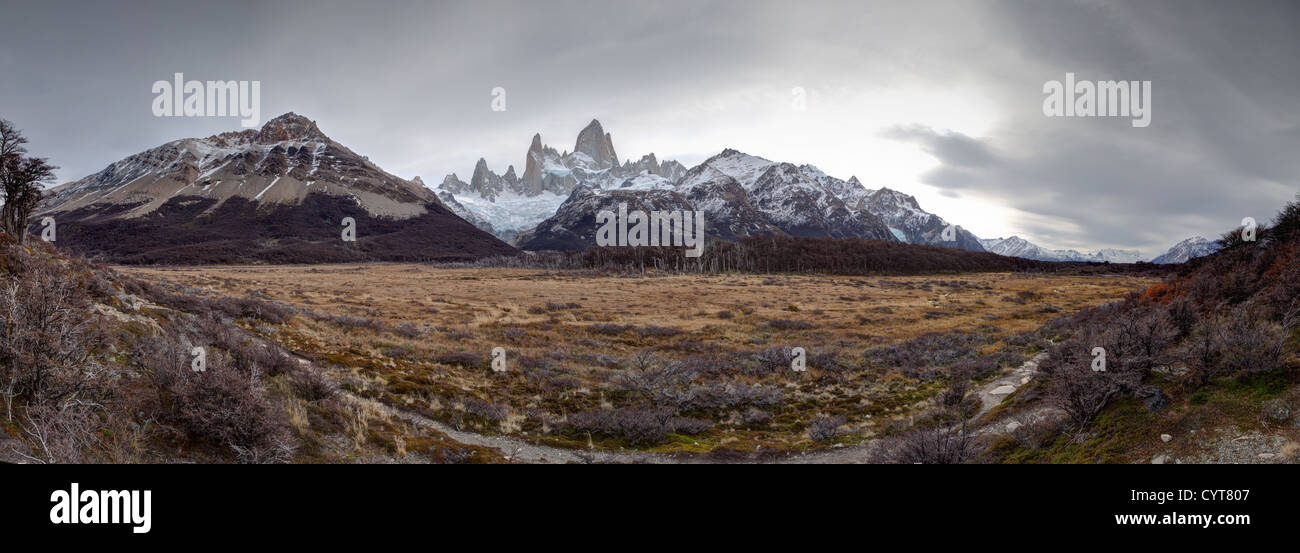 Una vista del Monte Fitz Roy, en Patagonia, Argentina Foto de stock