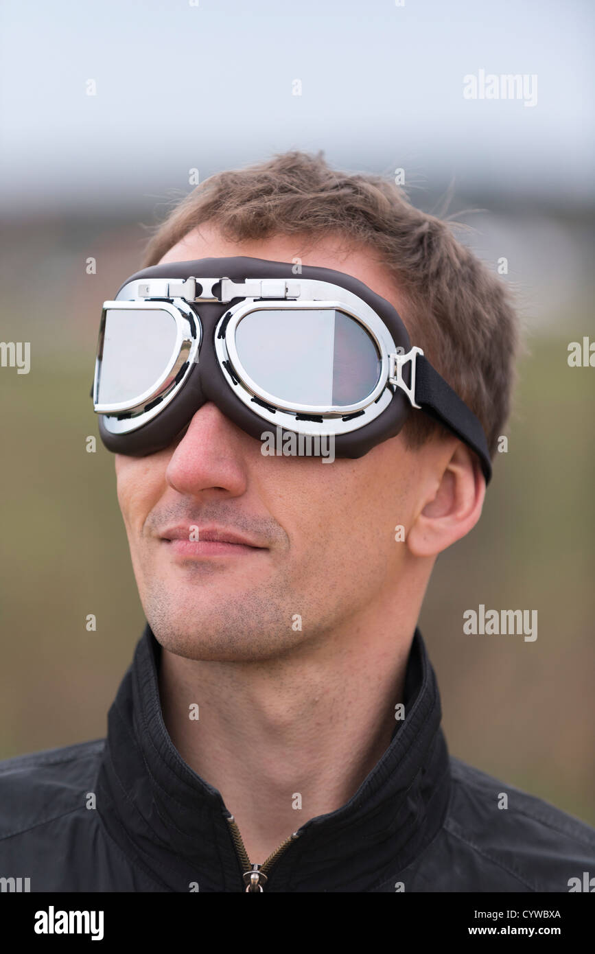 Gafas de moto fotografías e imágenes de alta resolución - Alamy