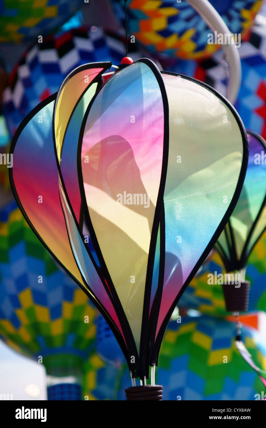 Artículo globo móviles artesanales coloridos globos inflables viento proveedor ascensión Albuquerque International Foto de stock