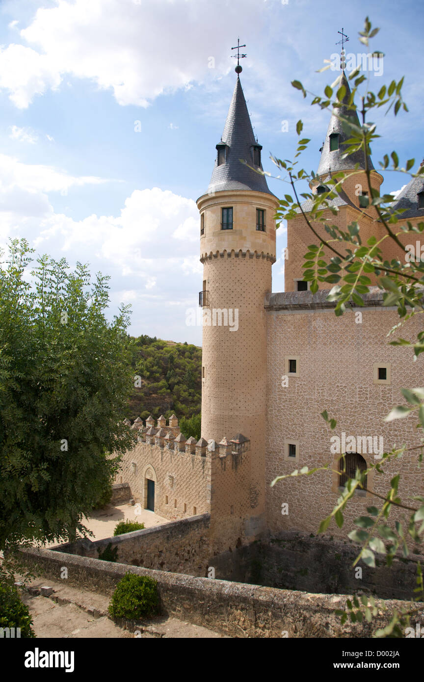 Gran castillo en la ciudad de Segovia en españa Foto de stock