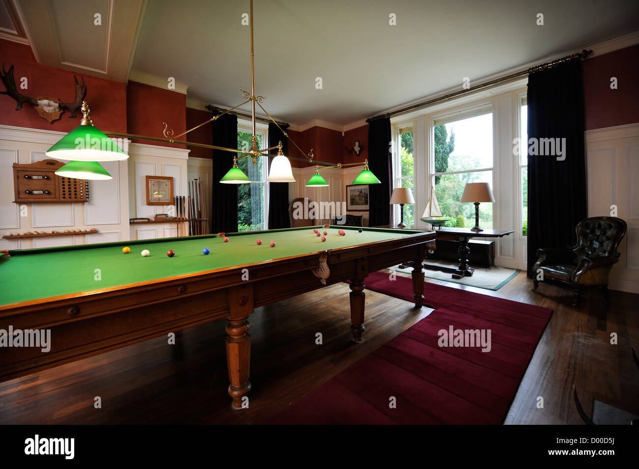 Una mesa de billar en un country house UK Fotografía de stock - Alamy