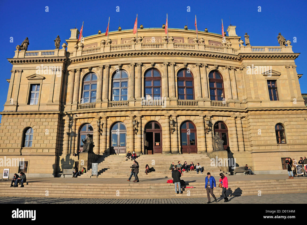 Praga, República Checa. Rudolfinum (Josef Zitek; 1875-84. neo-renacentista) sala de conciertos Foto de stock