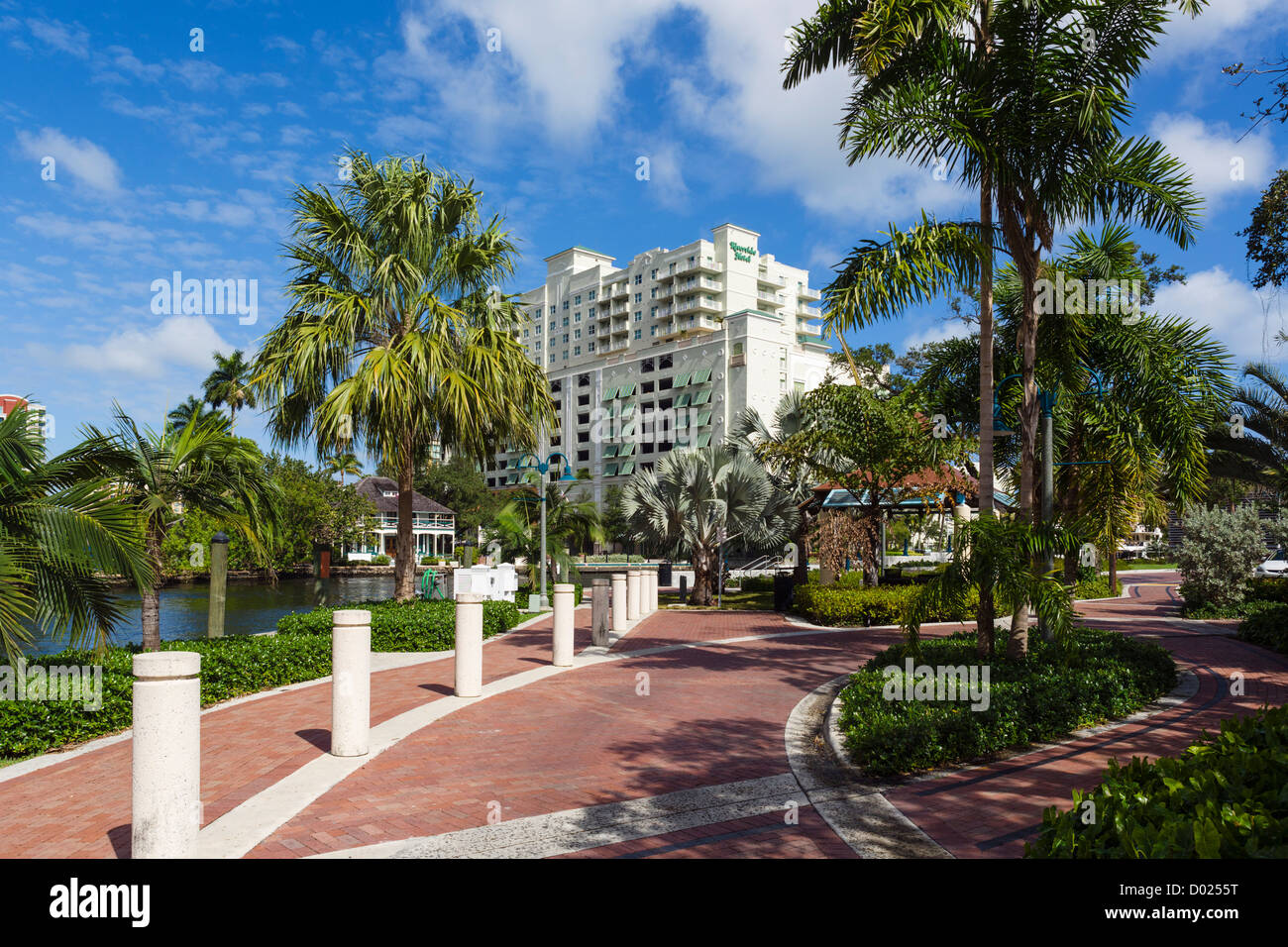 El Riverwalk, junto con el nuevo River, Parque Familiar fumador, Stranahan aterrizaje, Fort Lauderdale, Broward County, Gold Coast, Florida, EE.UU. Foto de stock