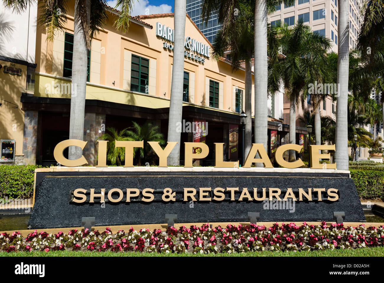 Entrada a la Cityplace desarrollo, South Rosemary Avenue, West Palm Beach, en la Costa del Tesoro, Florida, EE.UU. Foto de stock