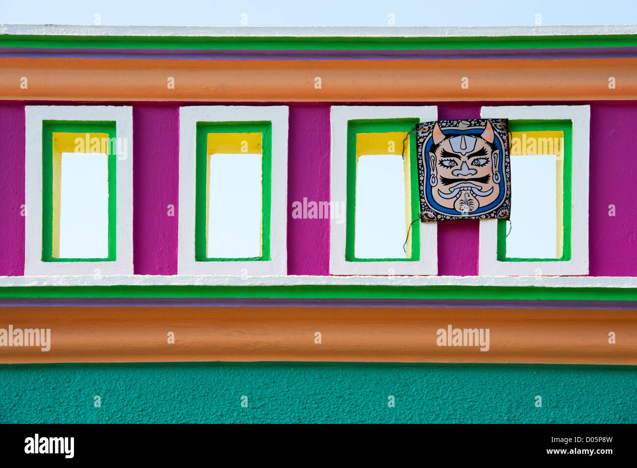Casa India multicolor balaustrada detalle. Andhra Pradesh. La India Foto de stock