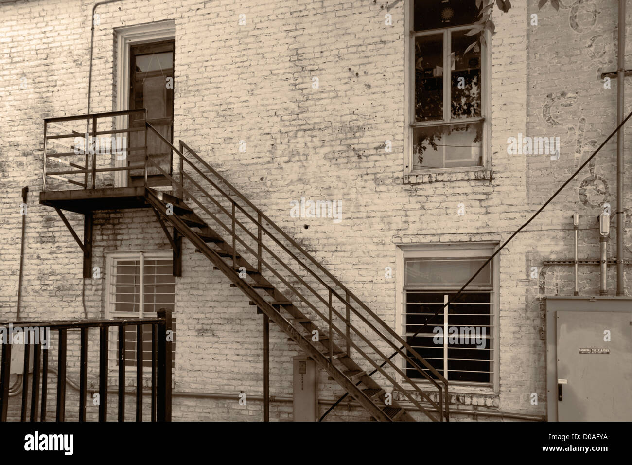 Vintage casa de ladrillos con escaleras Foto de stock