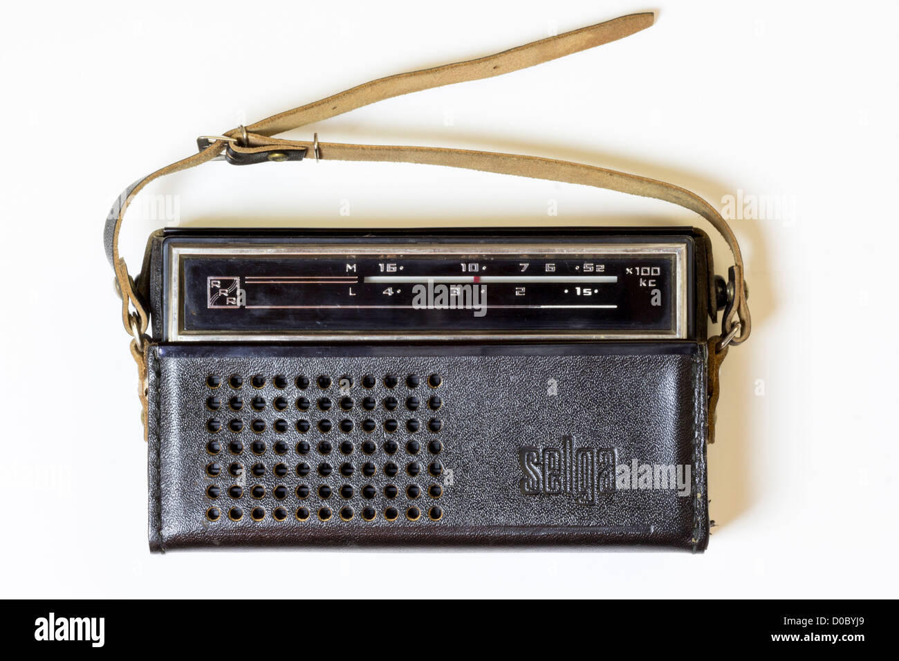 1964 muy pequeña radio portátil de Sony TFM-825DL Fotografía de stock -  Alamy