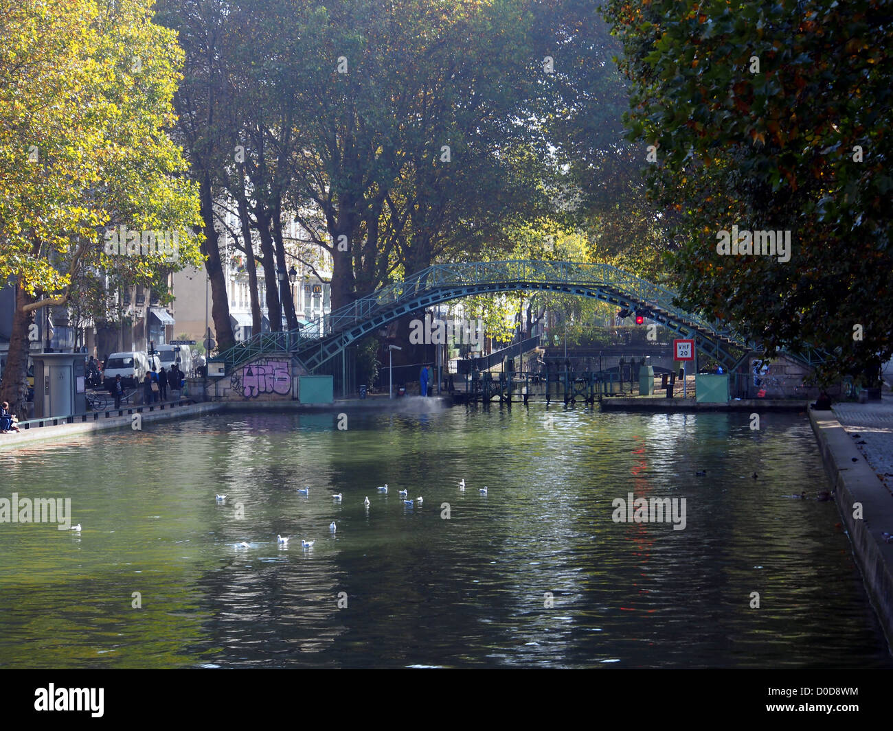 Paris - Canal St Martin Foto de stock