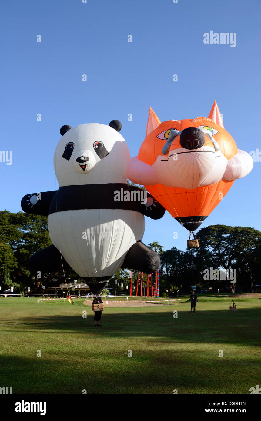 Panda con globos fotografías e imágenes de alta resolución - Alamy