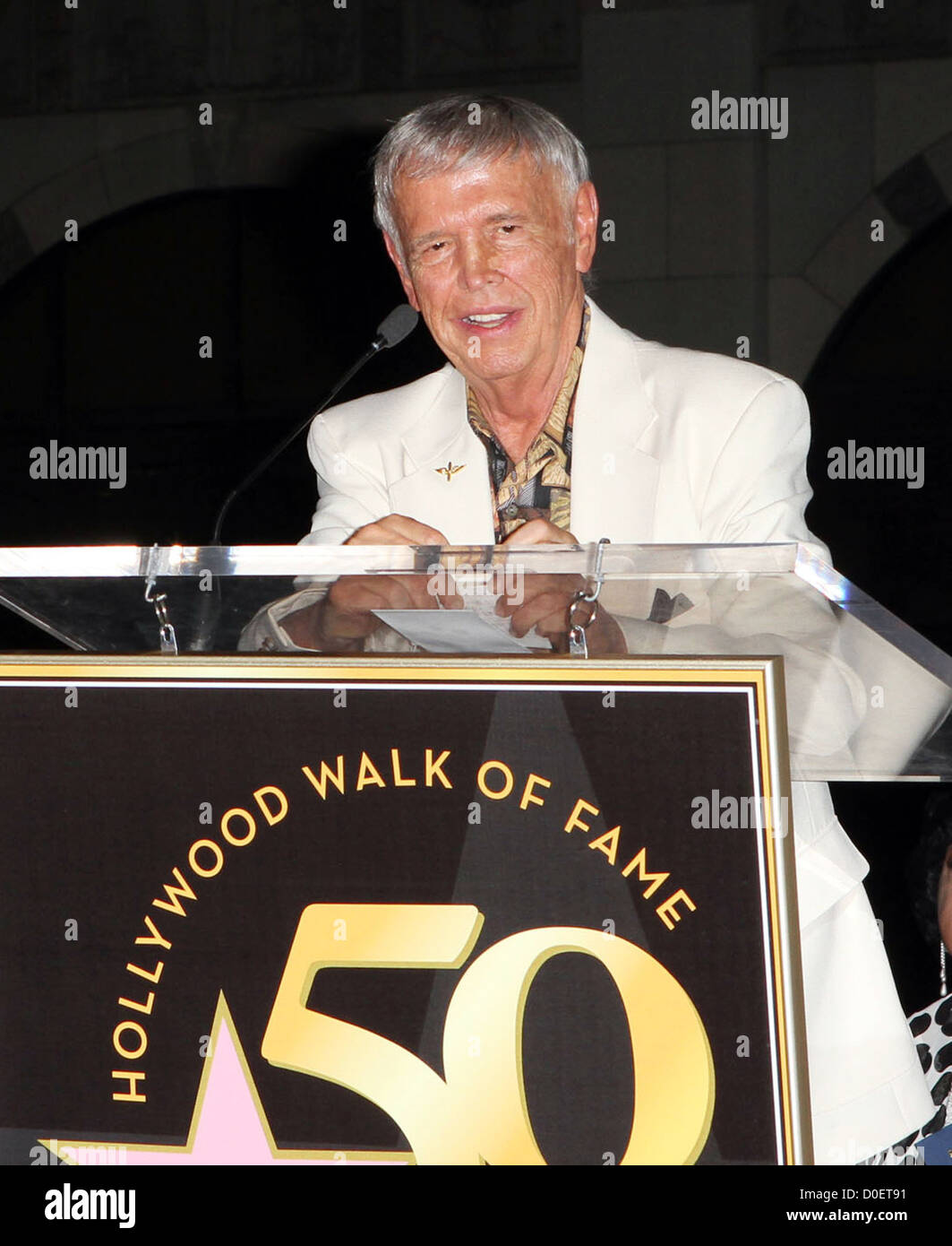 Roger Williams el 50 aniversario cumpleaños bash para el Hollywood Walk of Fame celebró en el Paseo de la Fama de Hollywood Blvd. Foto de stock