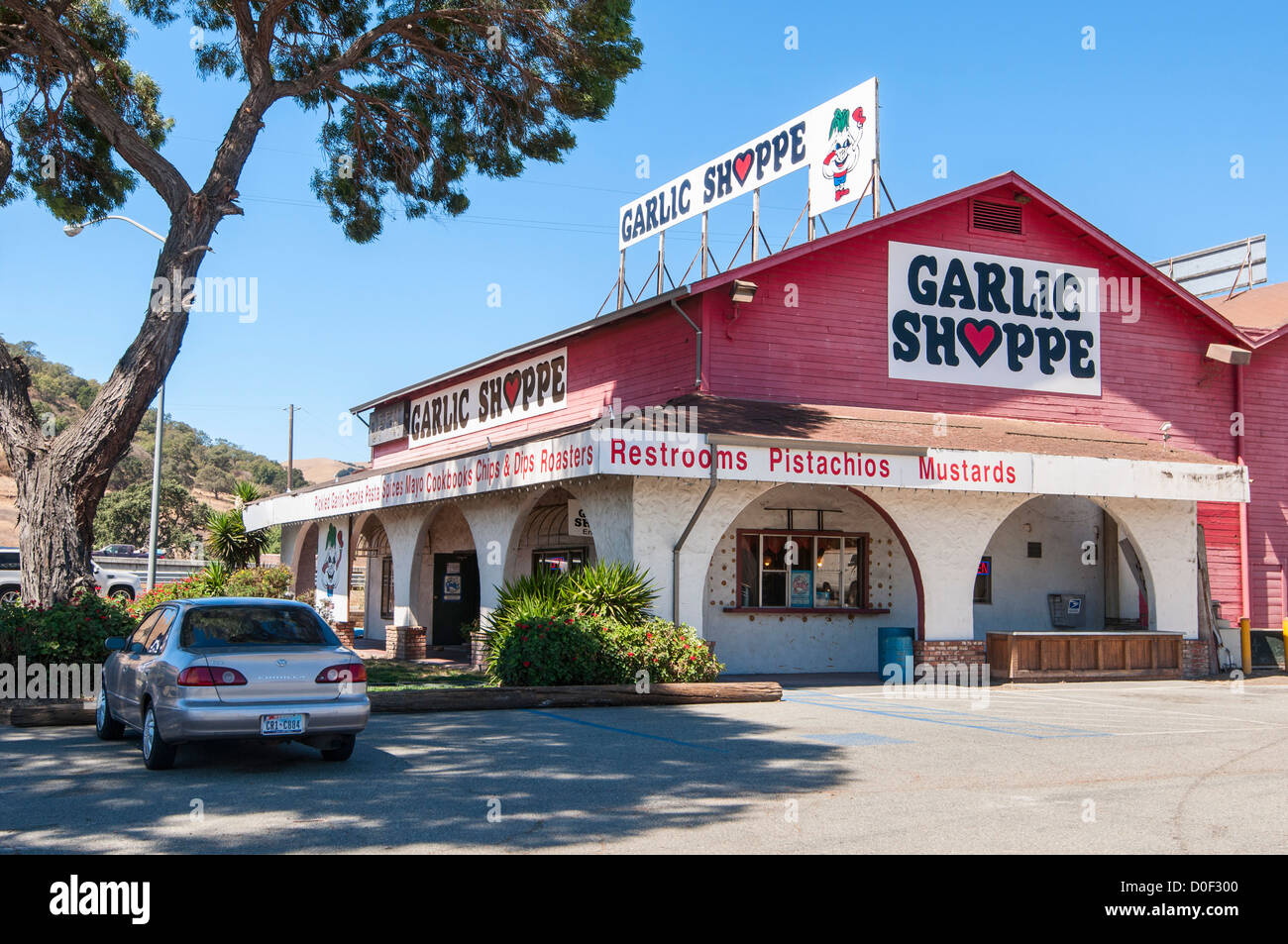 Especialidades gourmet y los productos alimenticios que se venden en esta tienda ubicada en la capital mundial del ajo, Gilroy, California. Foto de stock