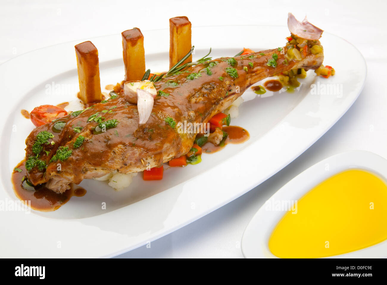 Asado de paletilla de cordero estilo castellano Paletilla de cordero lechal  al estilo castellano Fotografía de stock - Alamy