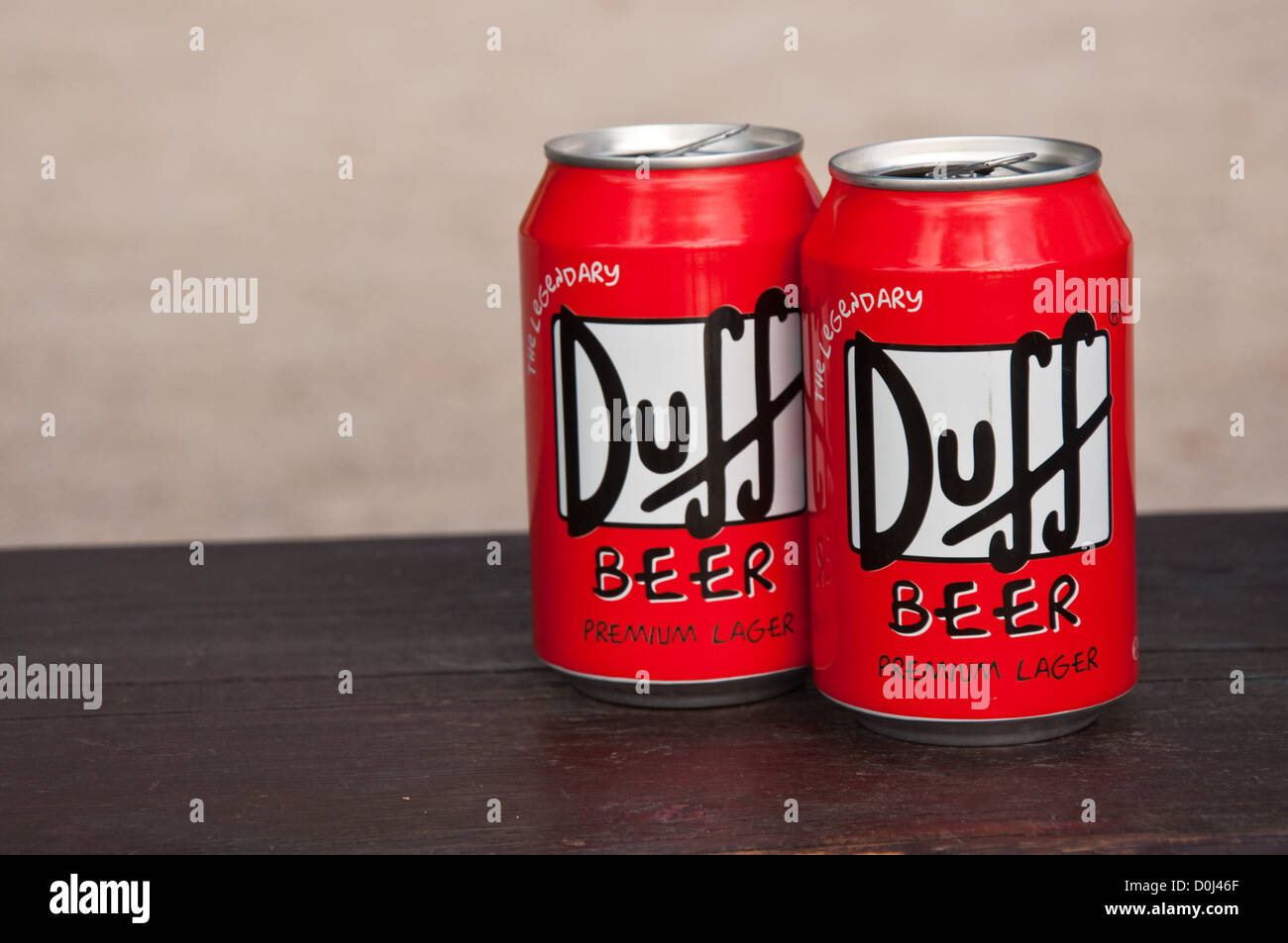 Cerveza duff fotografías e imágenes de alta resolución - Alamy