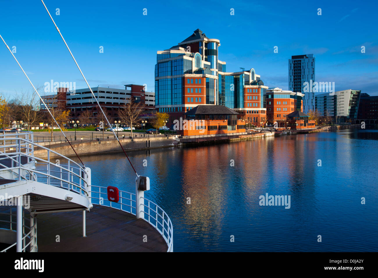 Puerto Victoria edificio visto desde la pasarela de Detroit en el Manchester Ship Canal ubicado en Salford. Foto de stock