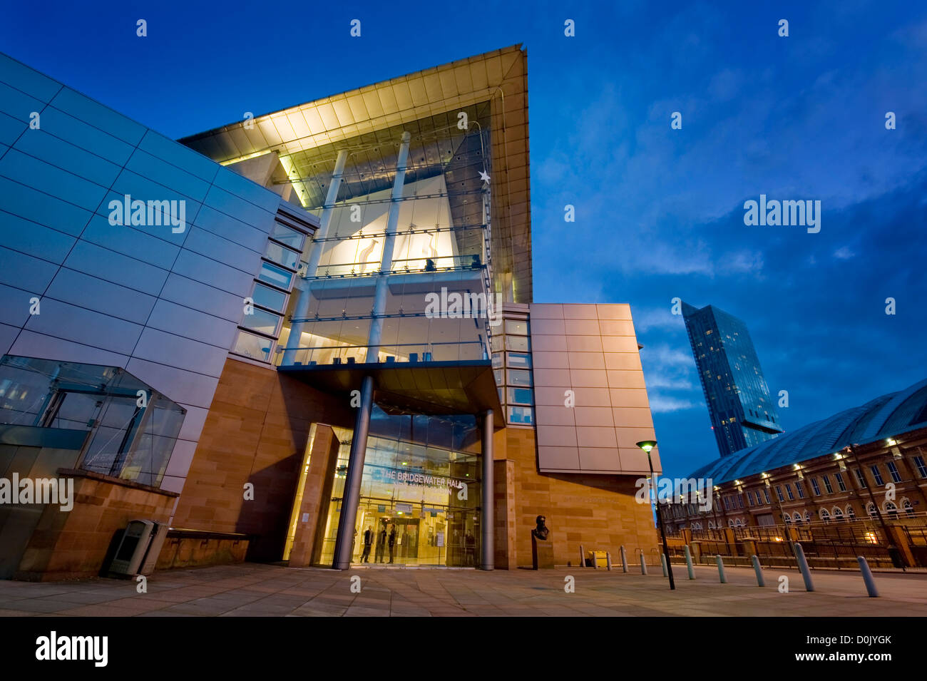 Una vista de el Bridgewater Hall de Manchester. Foto de stock