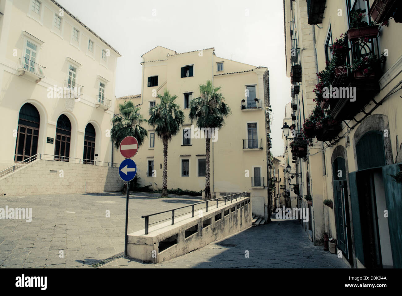 Salerno, Italia, verano, Europa, verano europeo, calles, urbana, la ciudad, la historia Foto de stock