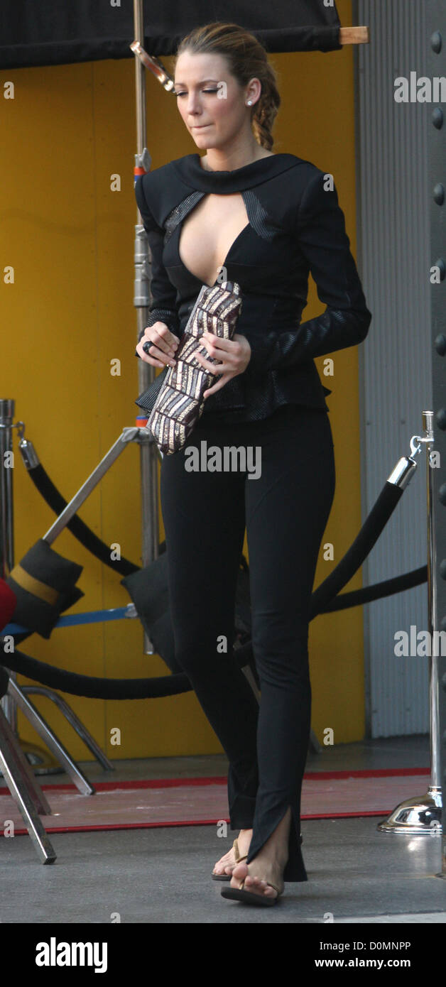 Blake Lively en el set de 'Gossip Girl' en Manhattan, Ciudad de Nueva York,  EE.UU Fotografía de stock - Alamy