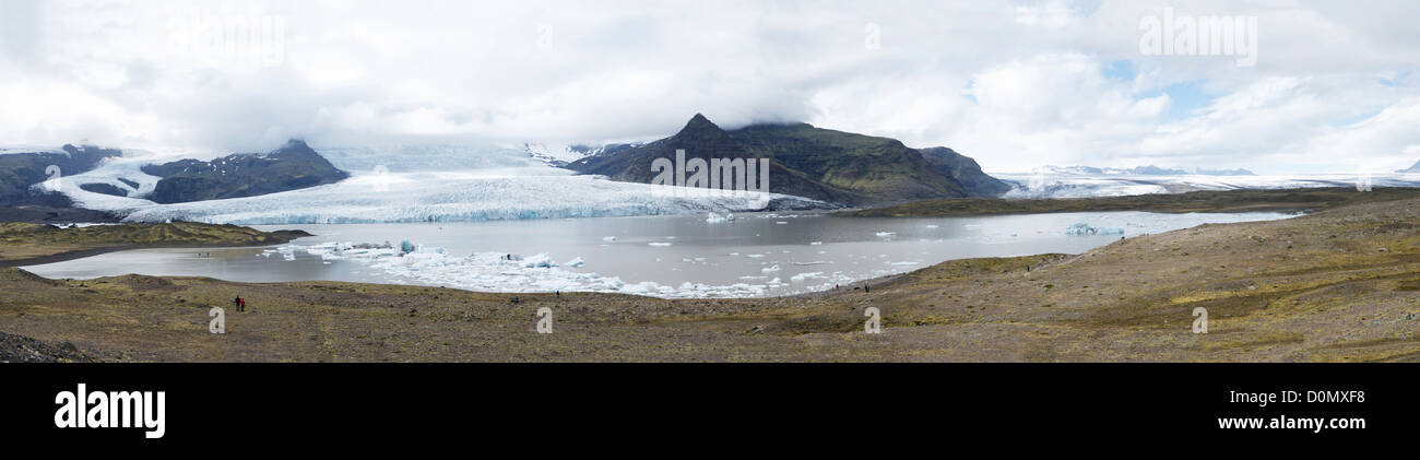 Pano de Fjallsjökull, lengua del glaciar de Vatnajökull. Islandia Foto de stock