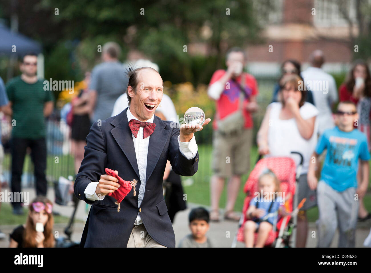 Pete dulce y su circo nerdy act en Great Yarmouth es allí Festival 2012 Foto de stock