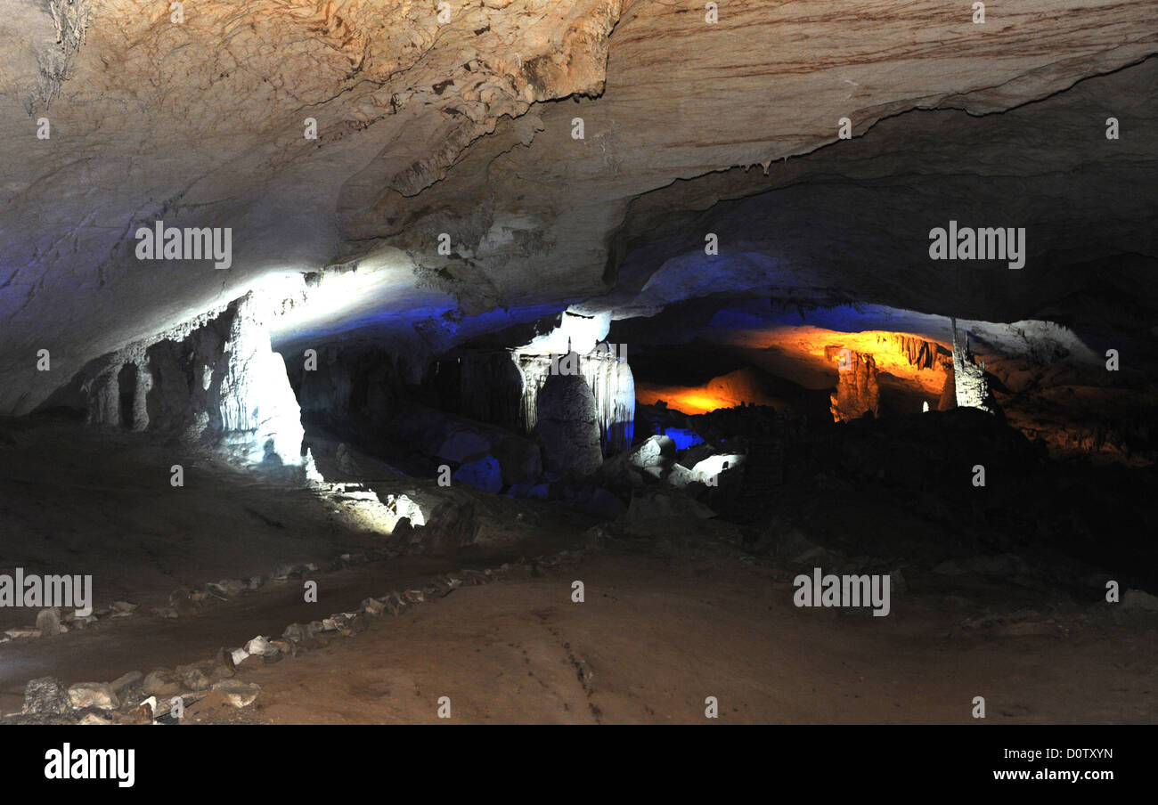 Laos, de Asia, de Kong Lo, cueva, gruta, Cliff, rock, Foto de stock