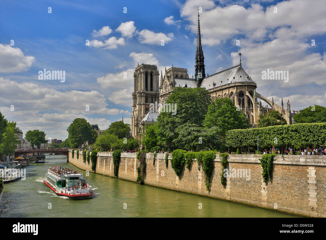 Francia, Europa, viajes, París, la ciudad, la catedral de Notre Dame, la arquitectura, la catedral católica, gótica, la historia, el barco, el horizonte, turismo, une Foto de stock