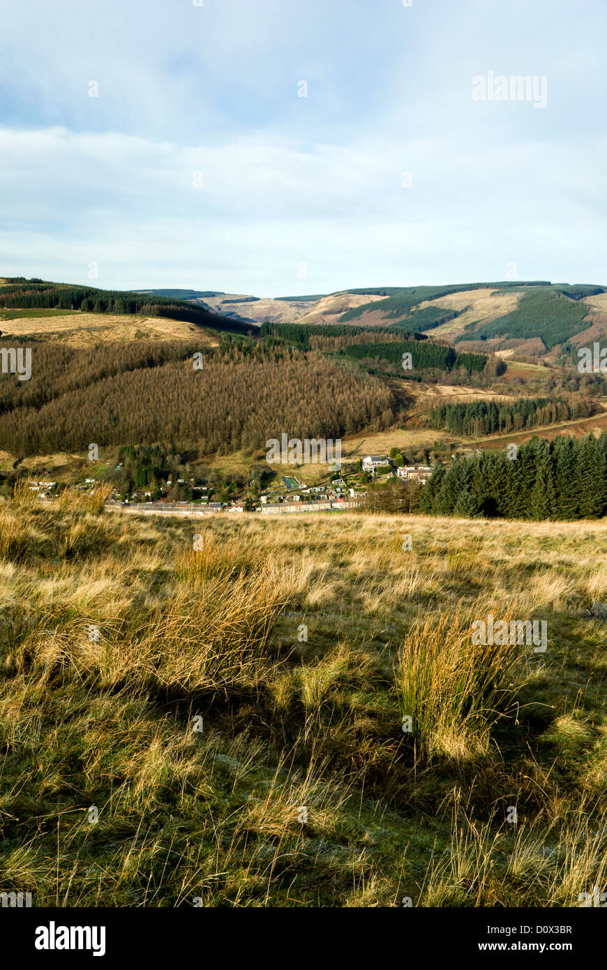 Vista de cwmparc y el Rhondda Valley desde el sur de Gales clawdd bwlch y valles uk Foto de stock