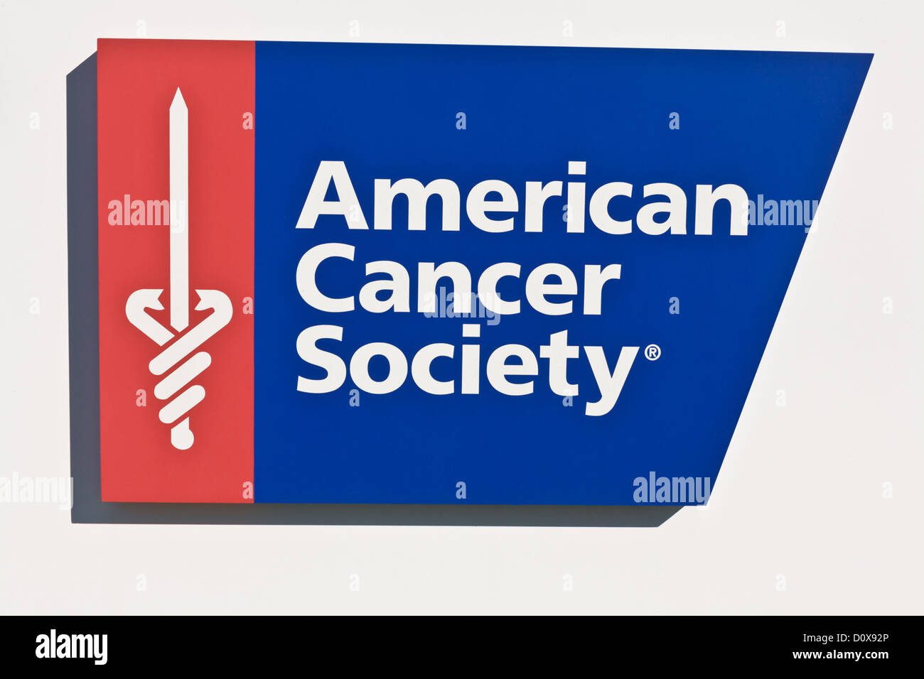 Logo de la Sociedad Americana del Cáncer en un letrero, EE.UU. Foto de stock