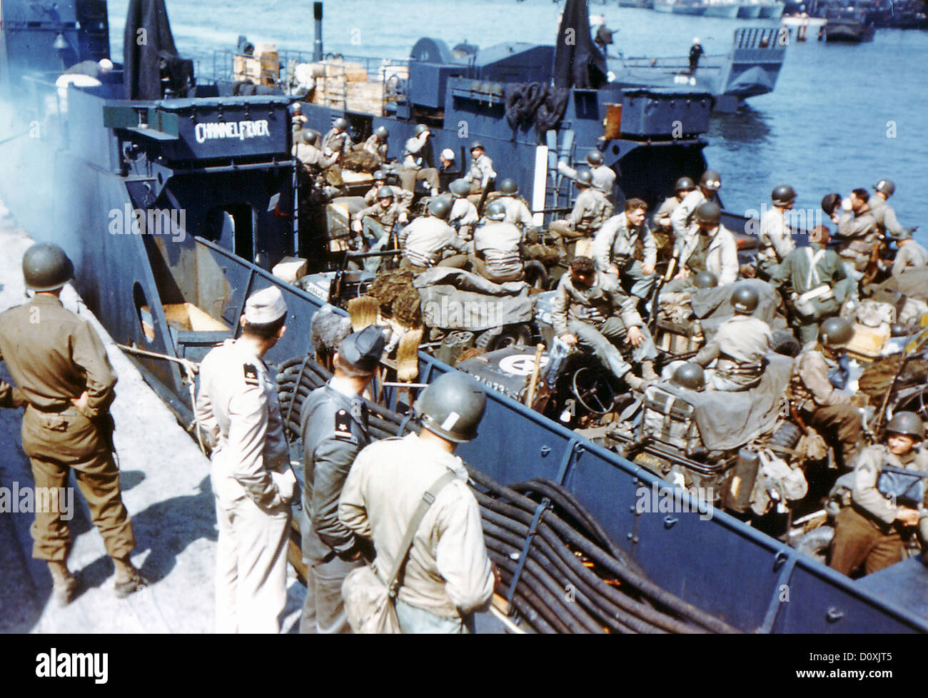 Operación Overlord, Normandía, American, Ejército, General Eisenhower, carga, transporte de desembarco, LCT, Puerto Sur Englan Foto de stock