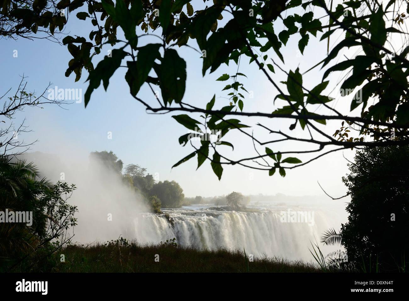 África, Zimbabwe, el río Zambezi, en el sur de África, las Cataratas Victoria, cascada de agua, cañón, gorge Foto de stock