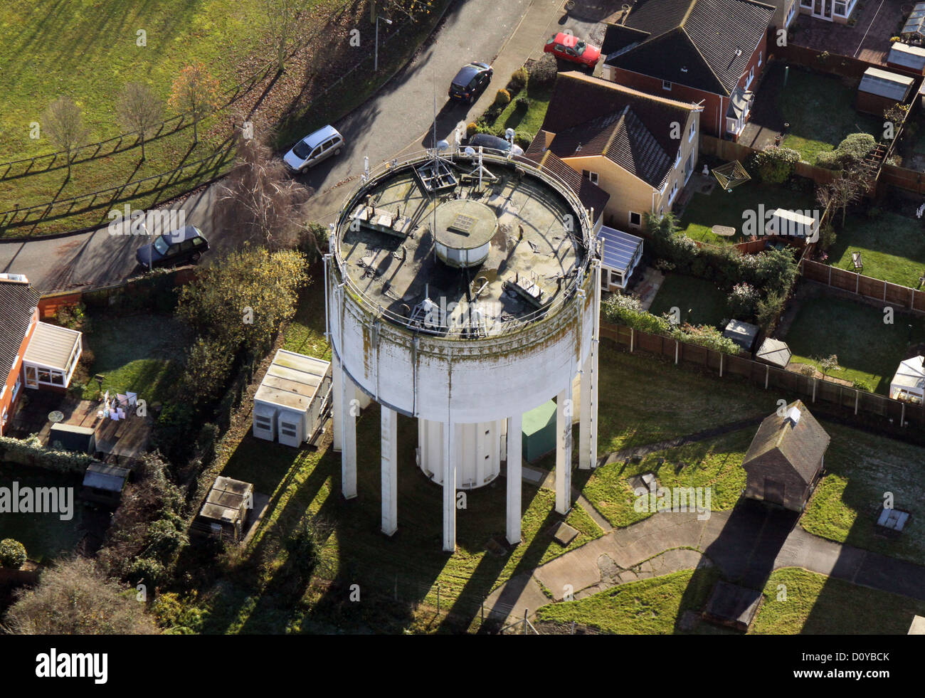 Vista aérea de una torre de agua en Diss, Norfolk Foto de stock