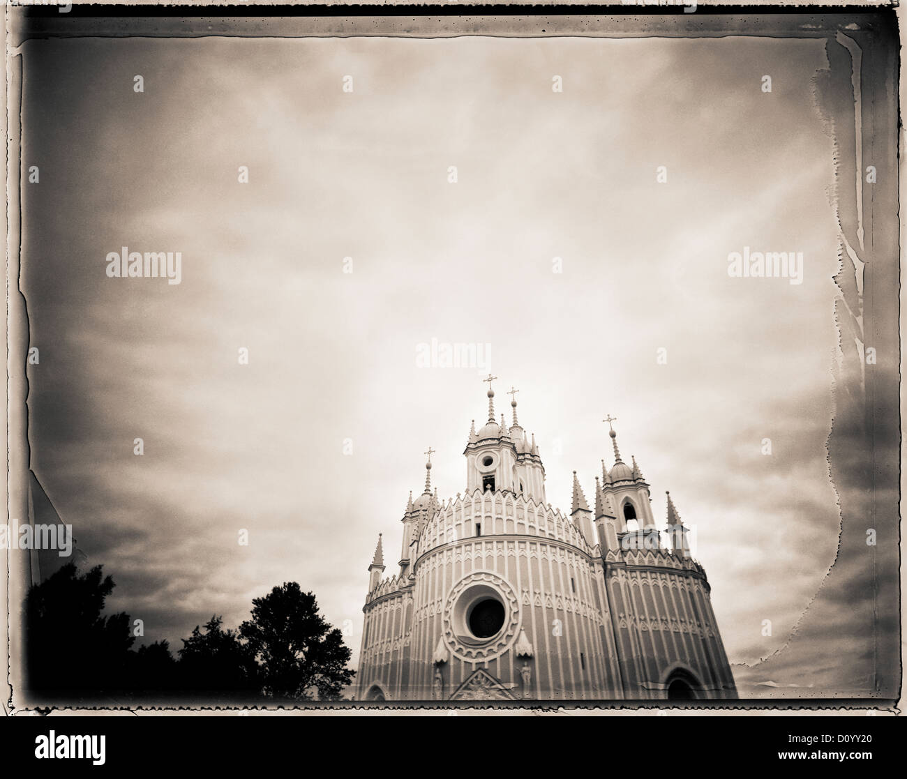 Chesme iglesia bajo un cielo nublado en San Petersburgo, Rusia. Foto de stock