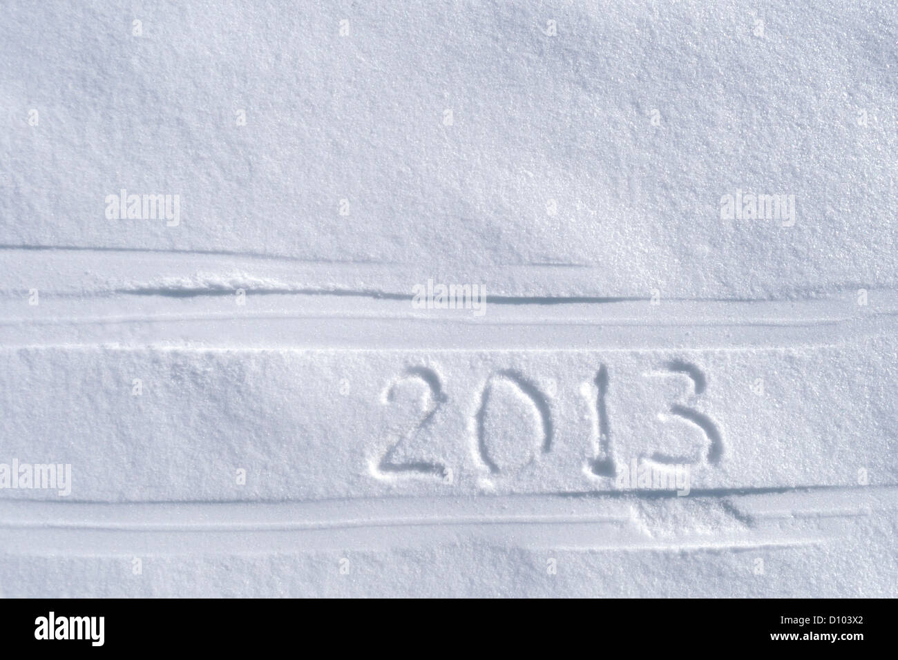 2013 texto escrito entre las pistas de esquí Foto de stock