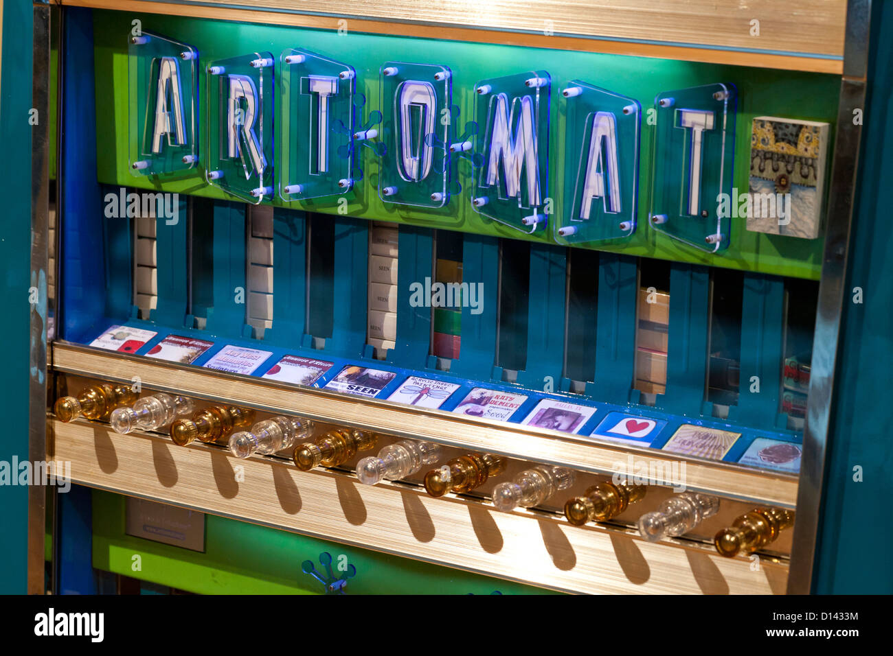 Art-o-mat máquina expendedora de arte Foto de stock