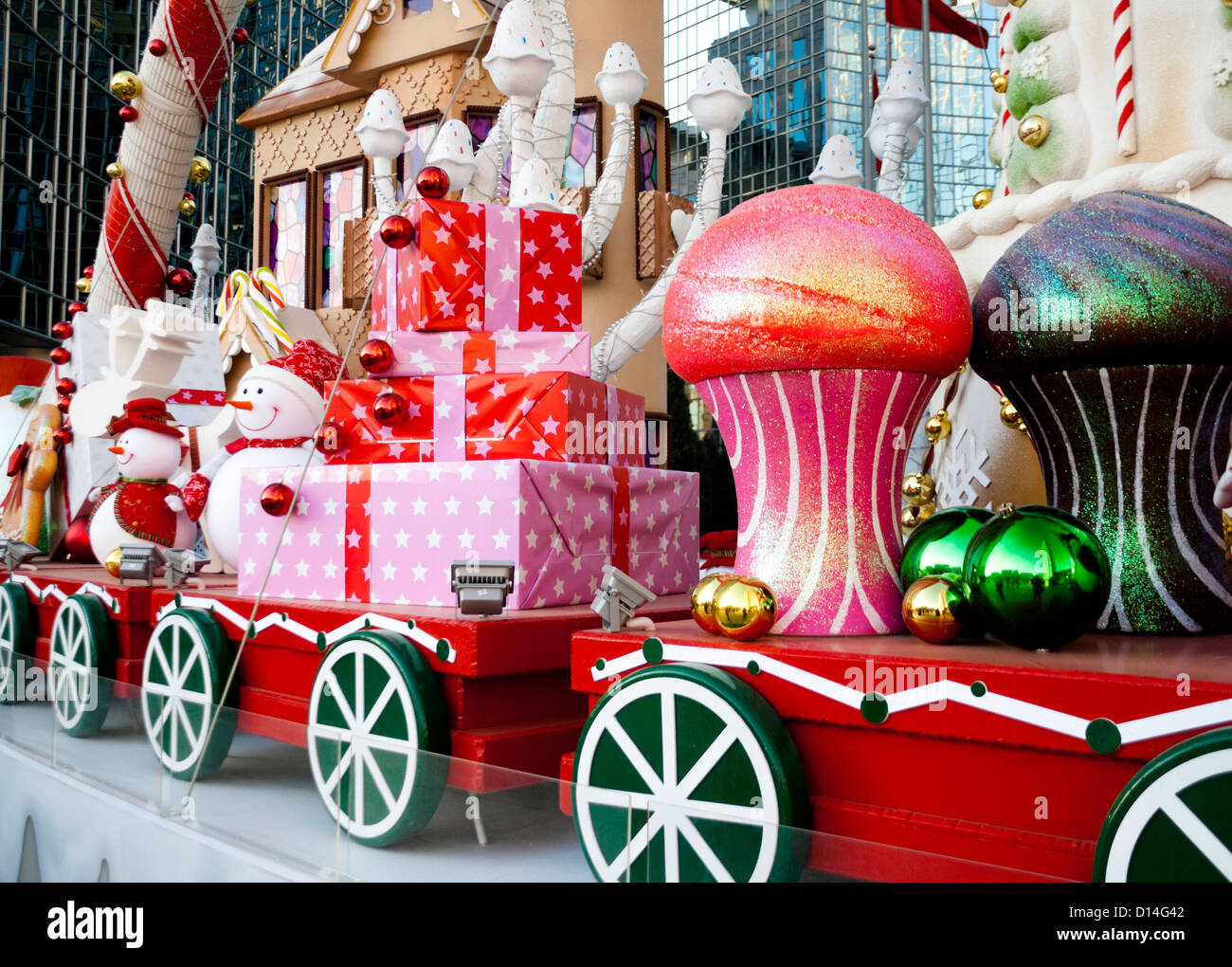 Gran lujo en decoración de Navidad en el exterior Foto de stock