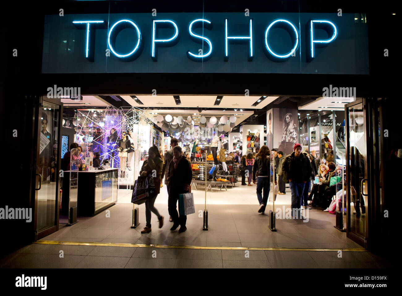 Emblemática tienda Topshop en Londres, Oxford Street Fotografía de stock -  Alamy