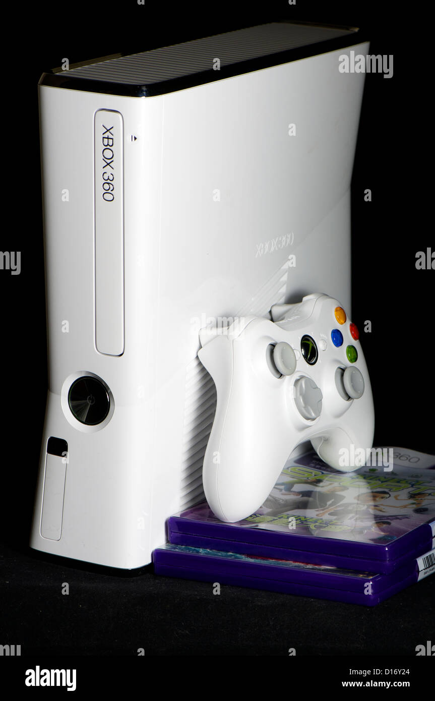 Nueva serie de Xbox 360 conjunto blanco de Microsfot Fotografía de stock -  Alamy