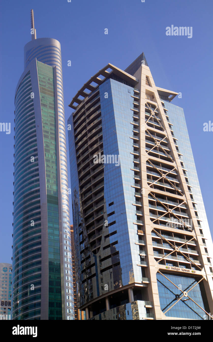 Dubai EAU,Emiratos Árabes Unidos,Jumeirah Lake Towers,Indigo Tower,Almas Tower,edificio,rascacielos rascacielos altos edificios residenciales, Foto de stock