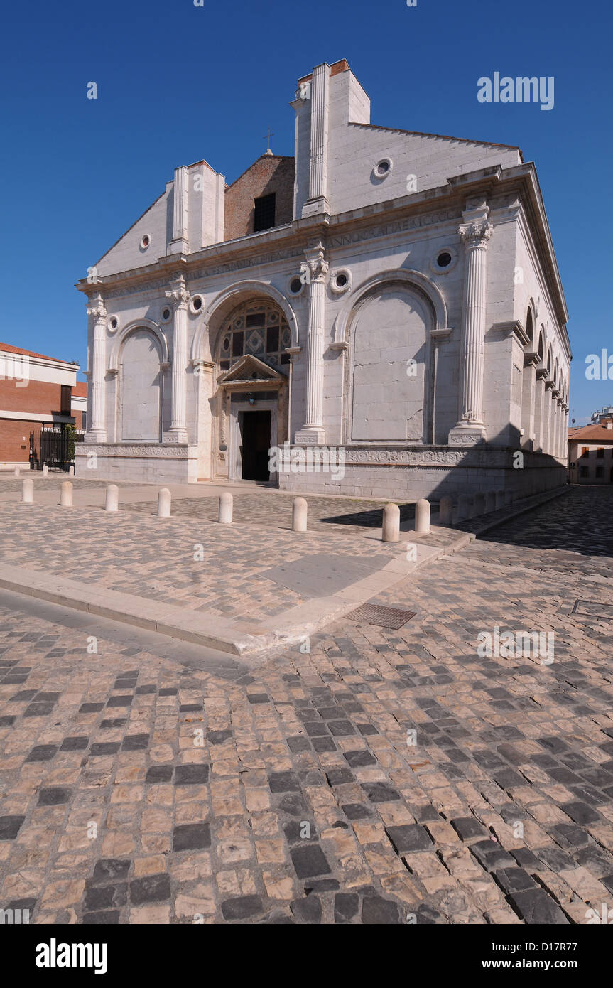 Italia, Emilia Romagna, Rimini, Malatesta templo por Leon Battista Alberti Foto de stock